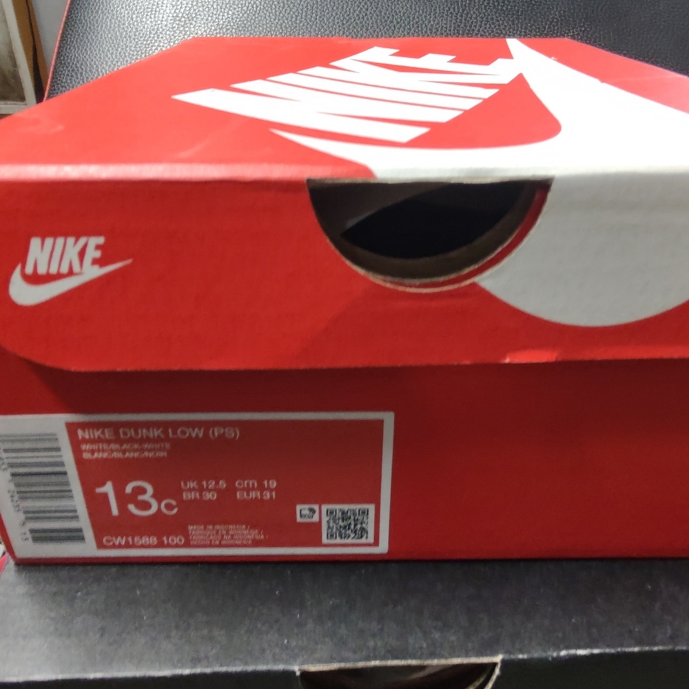 Kids Nike Dunk Black & White Panda's 13c - Picture 2 of 4